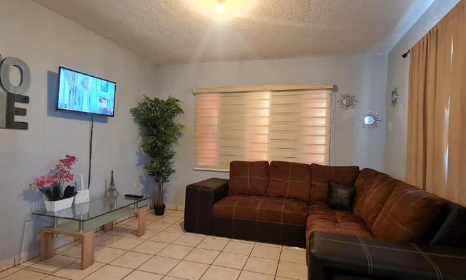 Oriente Apartment | GATED AND SECURED APPARTMENT 6 MINS FROM THE BEACH