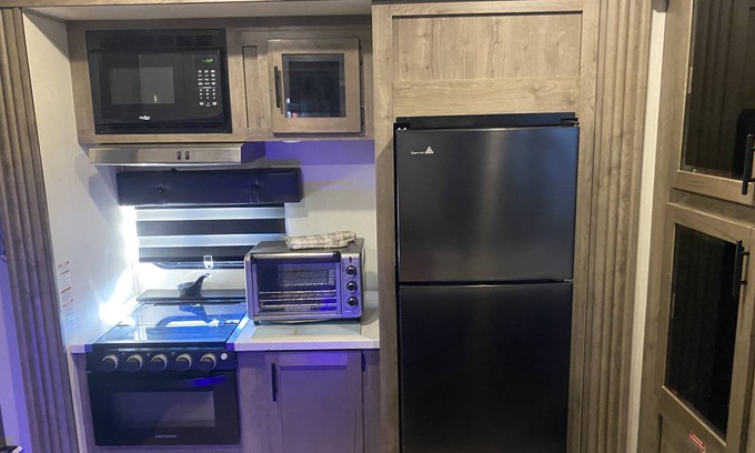 Brooksville RV Rental | Gated Camper with great extra features