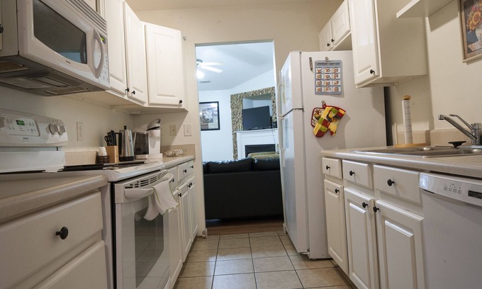 North Charleston House | Gated, Quiet 2 bd Townhome, Beautiful Community with walking trail and parks