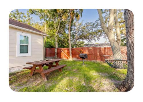 Highland Oaks House | Gated single family home downtown ST Petersburg, FL