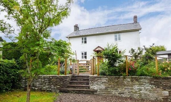 Painscastle Cottage | GATEHOUSE, pet friendly, character holiday cottage in Painscastle