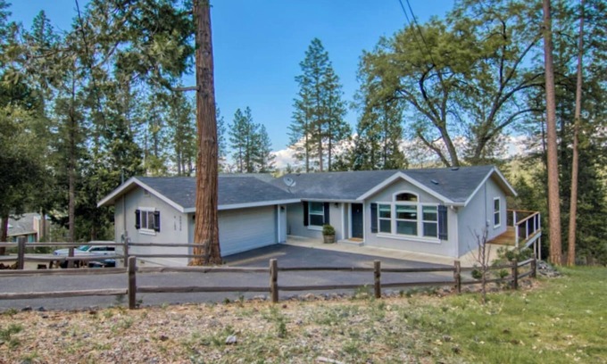 Groveland Apartment | Gateway Retreat at Pine Mountain Lake