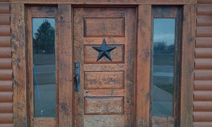 Moccasin House | Gateway to the Little Belts and Snowy Mts.