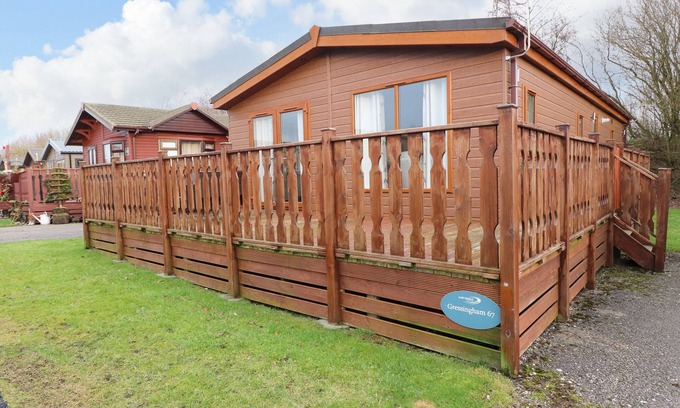 South Lakeland Leisure Village Cottage | 67 GRESSINGHAM, pet friendly, with pool in Warton