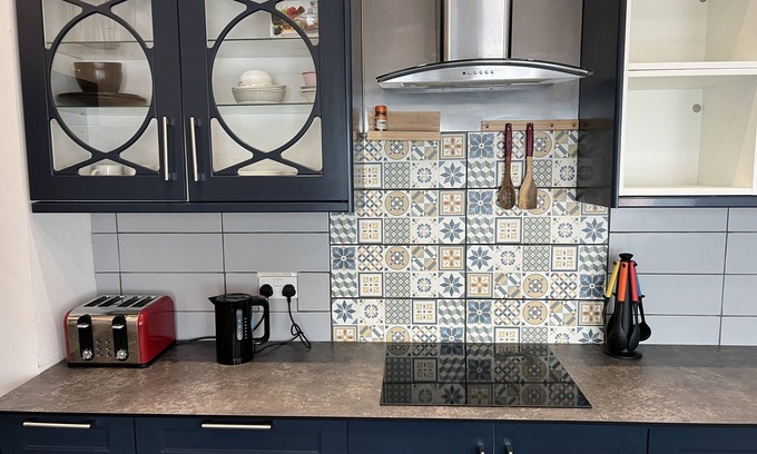 Westcliff-on-Sea Apartment | Double room-Comfort-Shared Bathroom-Room 2