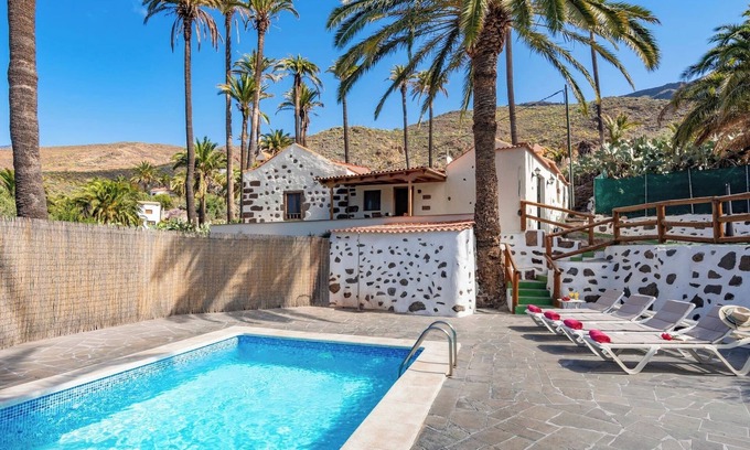 Santa Lucia Ski Chalet | GC0242 Holiday cottage with private pool in Santa Lucía