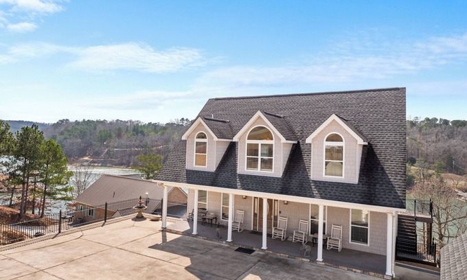 Cullman House | Generations Cove: 7 BR, 3.5 BA House in Cullman, Sleeps 19