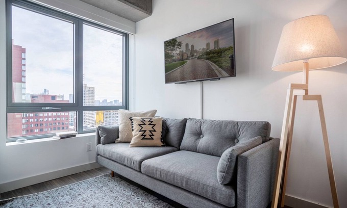 MIT Apartment | Gentle Kendall Sq Studio, Gym, Doorman, near MIT by Blueground