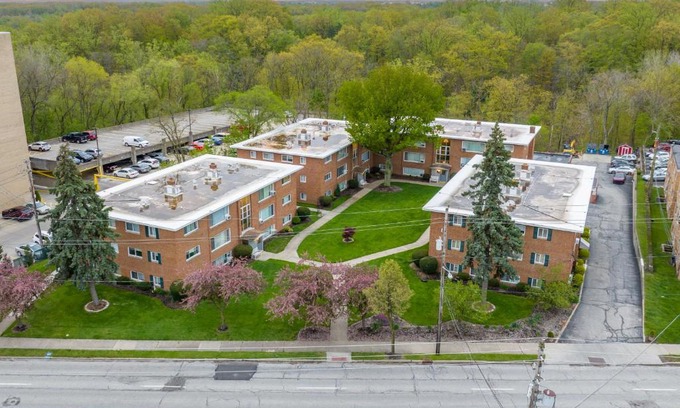 Fairview Park Apartment | Georgetown Villas 2-1c King and Queen Bedrooms ideal for long stays!