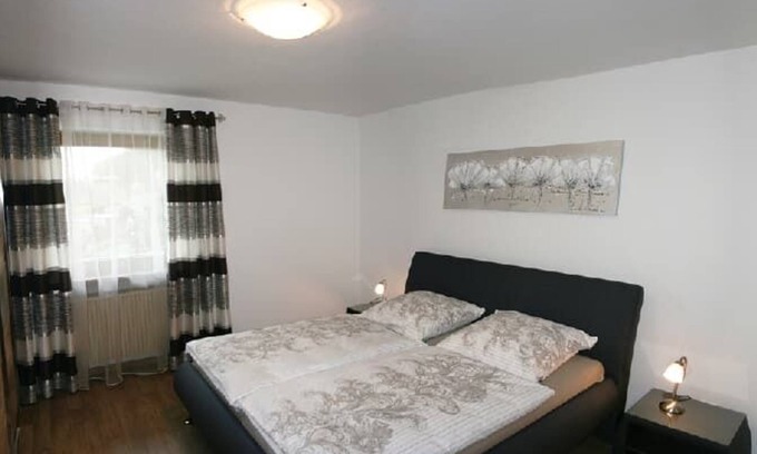 Wegscheid Apartment | Geräumige und ebenerdige Ferienwohnung (70qm) mit Pool und Terrasse