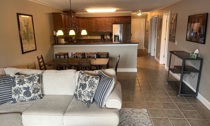 Alexander City Condo | Get away from your busy life and relax at this Cozy Lake Martin Condo!