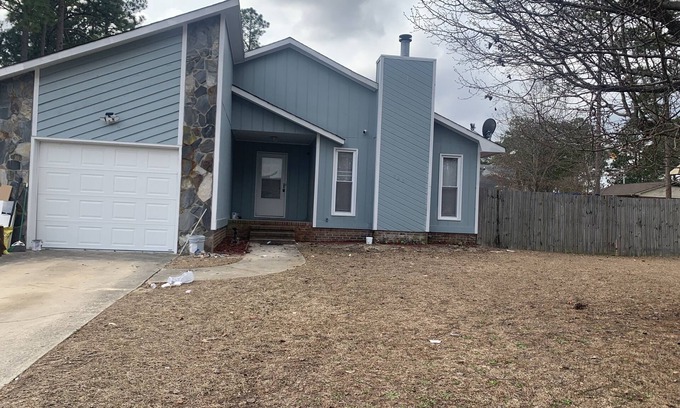 Fayetteville House | Get Cozy at Rim Rd