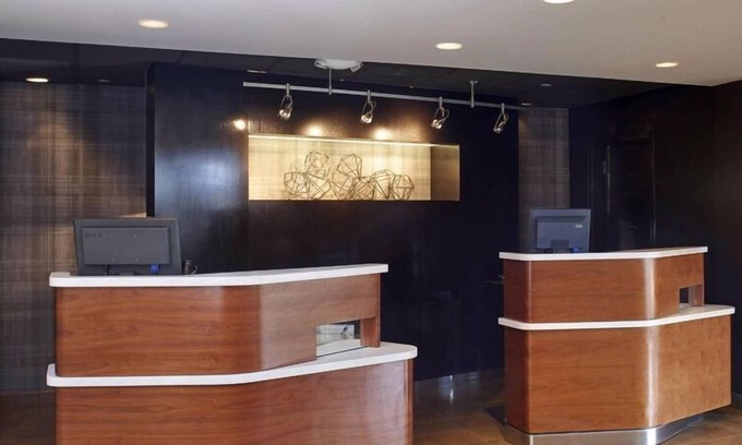 Brookfield House | Get Some Rest in Wisconsin State Fair Park! Indoor Swimming Pool, Pets Allowed!