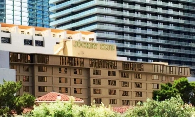 Las Vegas Strip Condo | GetAways at Jockey Club