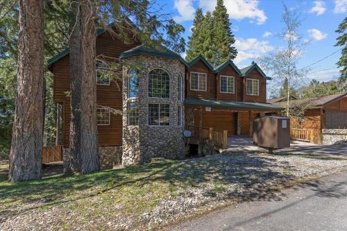 Montgomery Estates House | Getting Away Together home