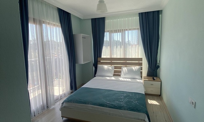 Ezine Hotel | Geyikli Paris Otel