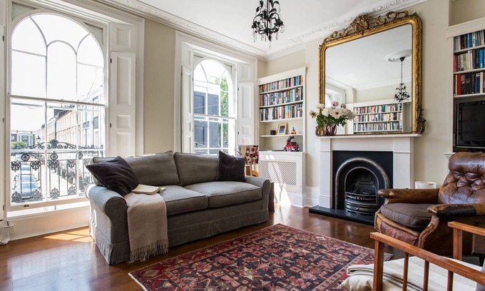 Angel Apartment | Gibson Square by onefinestay