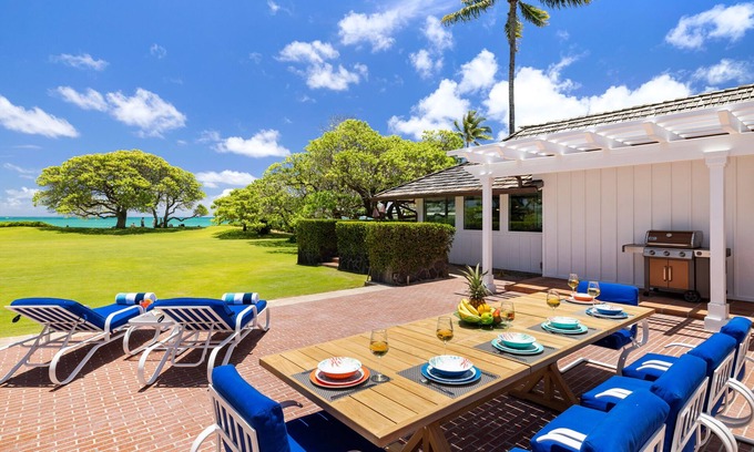 Kalama Tract House | Gigi's Retreat-Kailua Beach Front + Pool - Lic.1990/NUC-1783