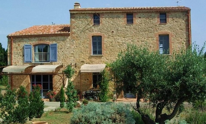 Camelas Cottage | GITE air-conditioned near Perpignan, maxi 9 Pers, Garden with trees, Swimming pool 5x10, wifi