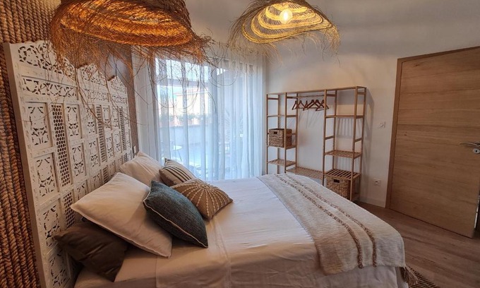 Thuir Apartment | Gite cosy dans une demeure de charme - Romane