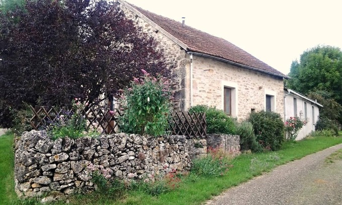 Laramiere House | Gîte in the countryside, ideal for green vacations, 5 minutes from bird lake.