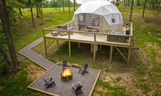 Simpson Apartment | Glamping Dome with Hot Tub in Shawnee Forest