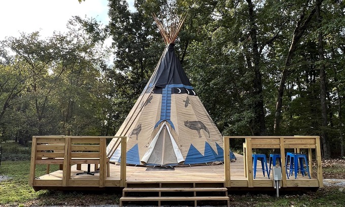 Newnata RV Rental | Glamping in an Authentic Style Sioux Tipi in the Heart of the Ozarks “The Wolf”