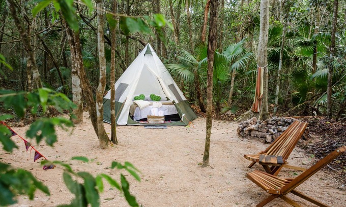 Leona Vicario Cabin | Glamping Mama Loo MM