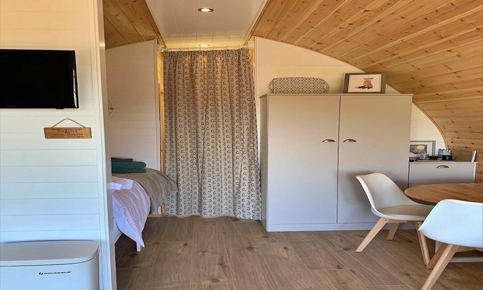 Low Catton Ski Chalet | Glamping Pod in Yorkshire Wolds Countryside