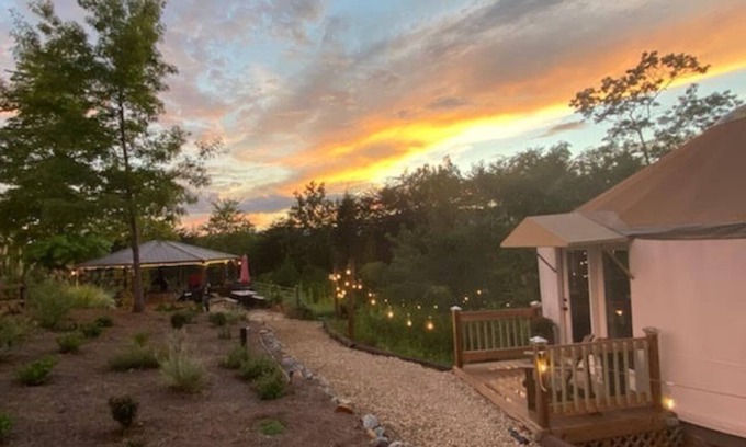 Mill Spring House | Glamping Yurt + Luxury Bath at Serenity Ridge