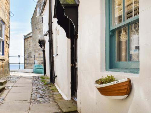 Robin Hood's Bay House | Glenhowen