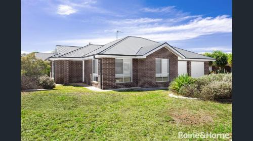 Boorooma House | Glen’s Everyday Stay