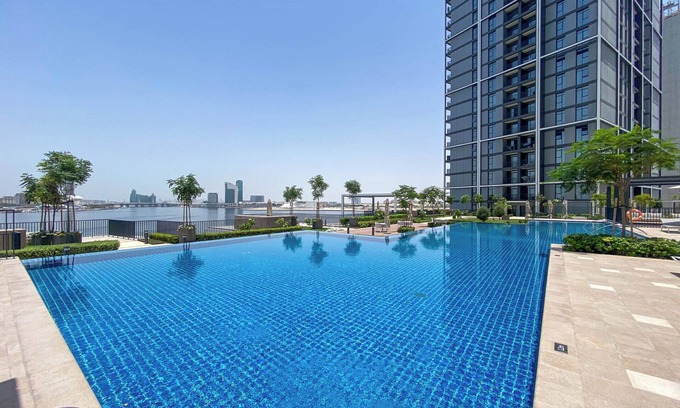 Dubai Apartment | GLOBALSTAY. Creek Edge Tower Apartments