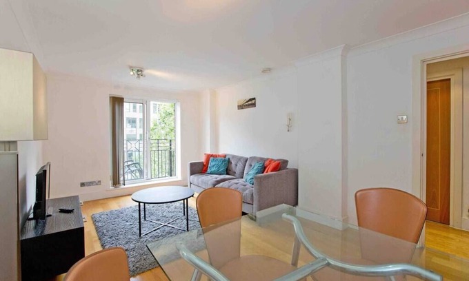 The City of London Apartment | Globe View St Pauls London