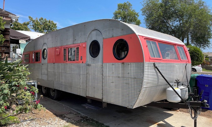 Allied Gardens House | Go back in time in this 1956 restored 30’ Airfloat Landyacht trailer