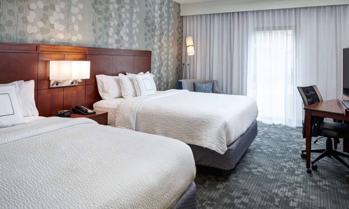 Brookfield House | Go Golfing at New Berlin Hills Golf Course! Swimming Pool, Pet-friendly!