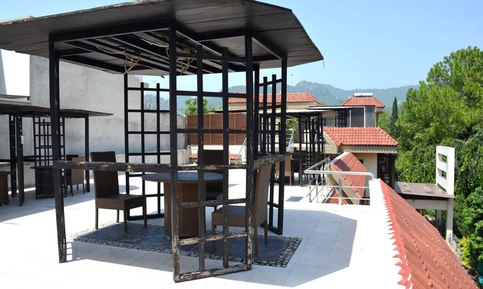 F-7 Sector Cabin | Gofas Lodge