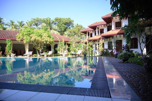 Hettimulla Resort | Golden Peacock Resort PVT