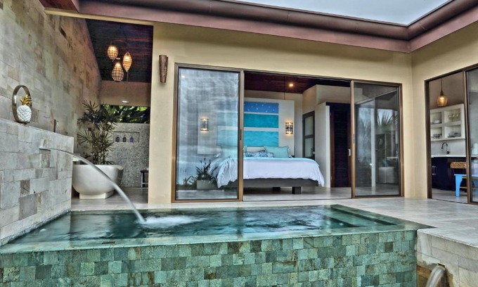 Ballena Hotel | Golden Pineapple Villas-Adults Only