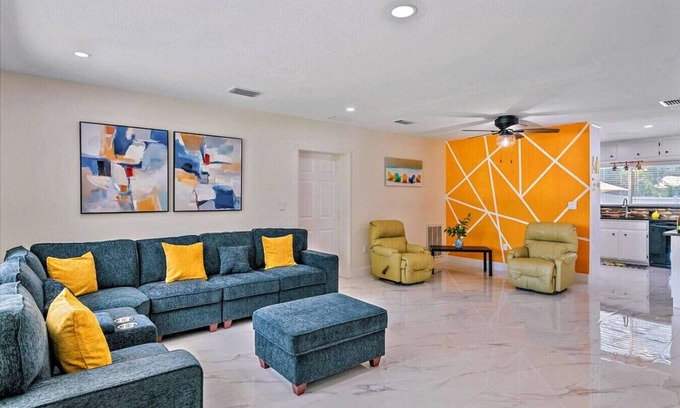 Bradenton House | Golden Vibes Fun for Everyone
