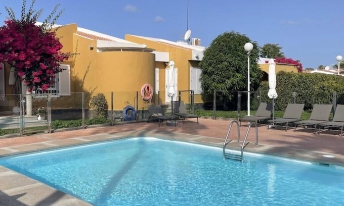 Maspalomas House | Golf and Beach at your fingertips.