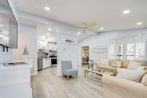 Silver Lake House | Golf and Pool Access Home with Yard in Lady Lake