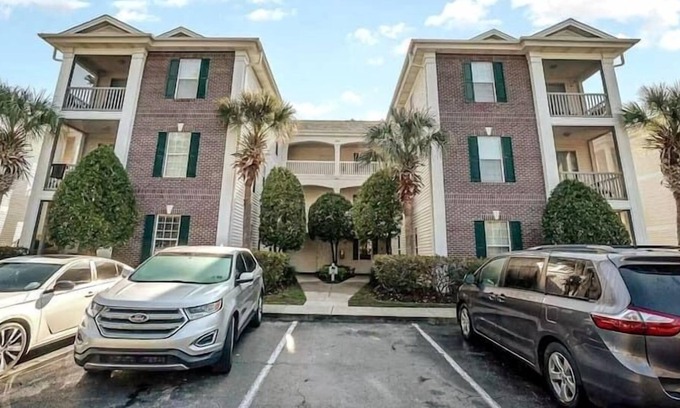 Carolina Forest Condo | ~Golf Course Condo with Pool & Jacuzzi!! Sleeps 6!