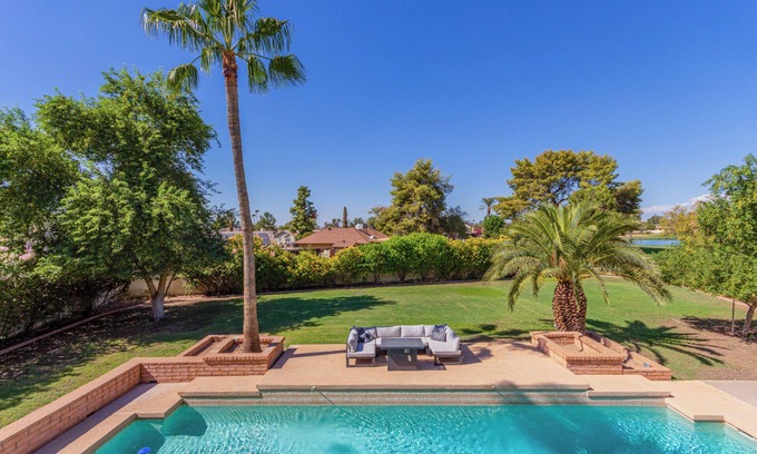 Bellair House | Golf Course Getaway, Spacious House, Sleeps 12, Amazing Pool