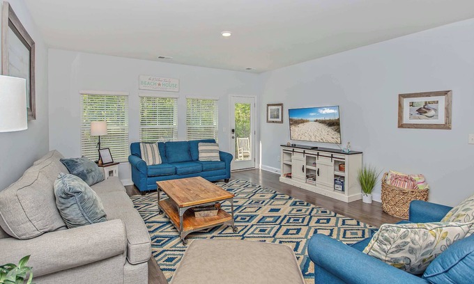 Red Hill House | Golf Lovers 4BR Resort - Walk to Course Quiet Stay