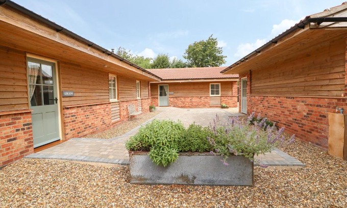 Long Sutton House | Golson Stable