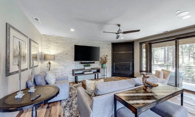 South Lake Tahoe Villa | Gondola Vista 4 Bedroom Villa w/EV Charger