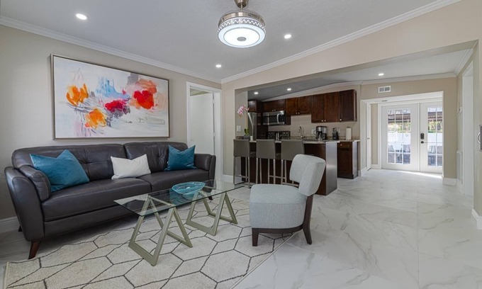 Temple Terrace House | Gorgeous 2BR/2BA Accessible Home Located Close To Many Tampa Attractions!