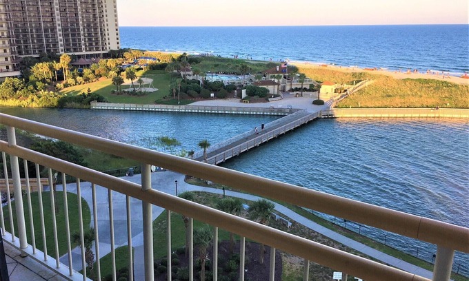 Briarcliffe Acres Condo | Gorgeous 3BR/2BA 7th floor Oceanfront condo! Amazing view & Beach locker!