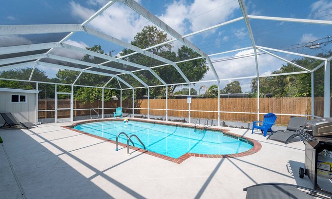 Bayshore Gardens House | Gorgeous 4-bedroom Pool House in Bradenton with WiFi and AC
